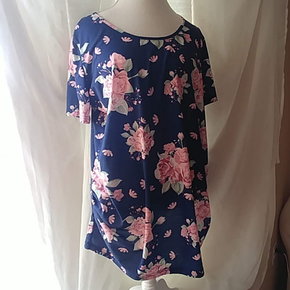 Plus size maternity shirt